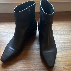 Women’s leather boots